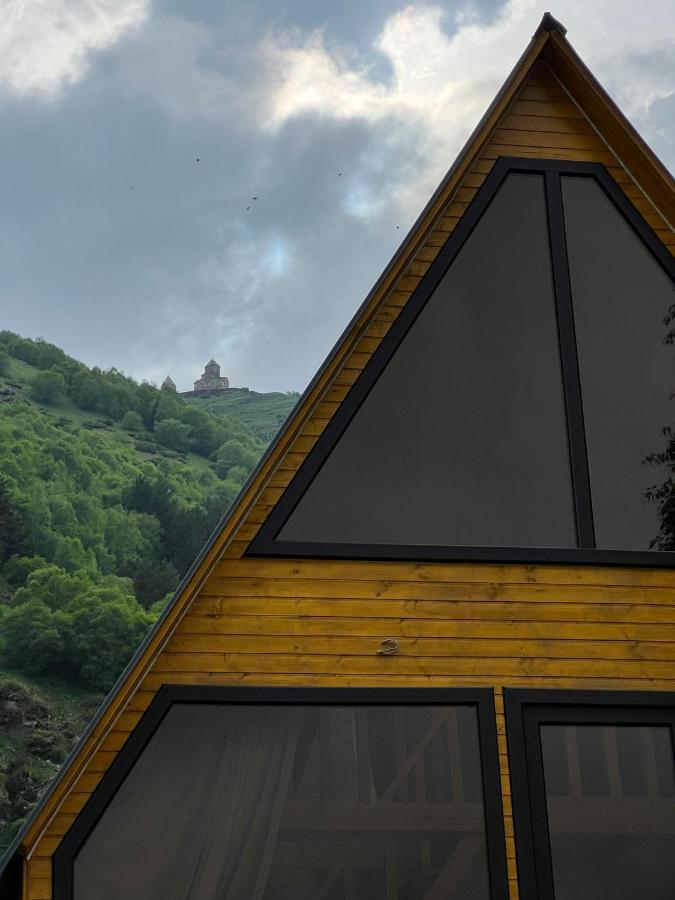 Pine Chalet Kazbegi מראה חיצוני תמונה