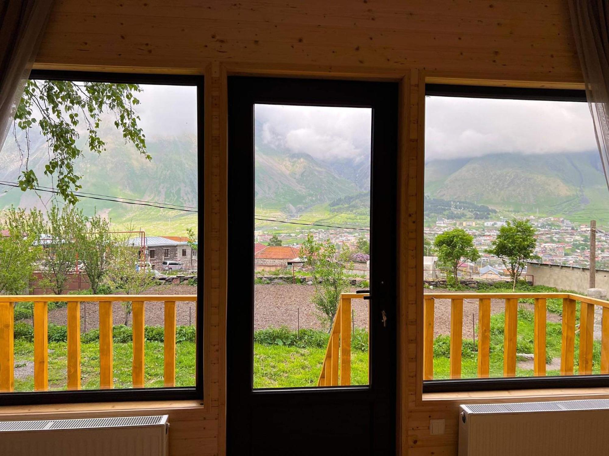 Pine Chalet Kazbegi חדר תמונה